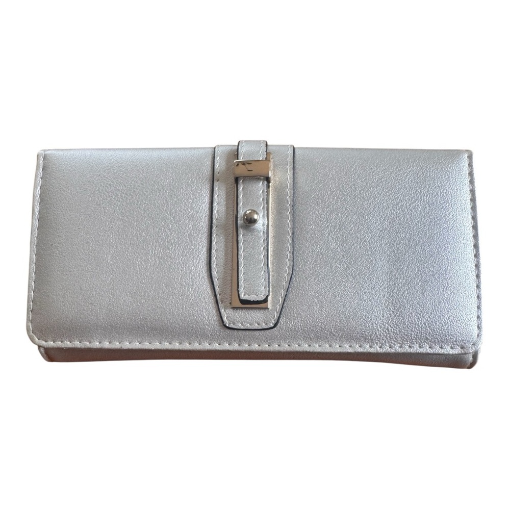 Elegant Silver Women's Clutch